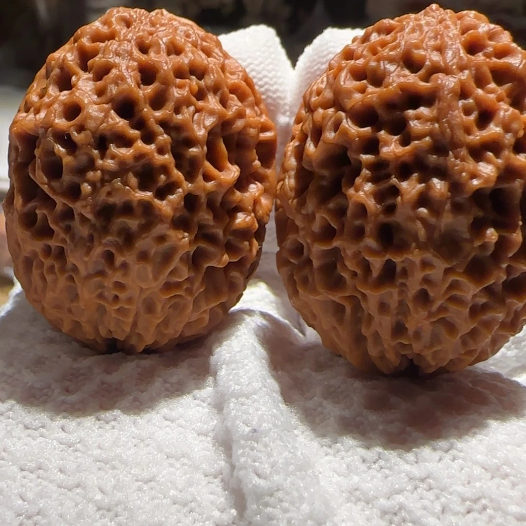 把件文玩核桃绣花鞋