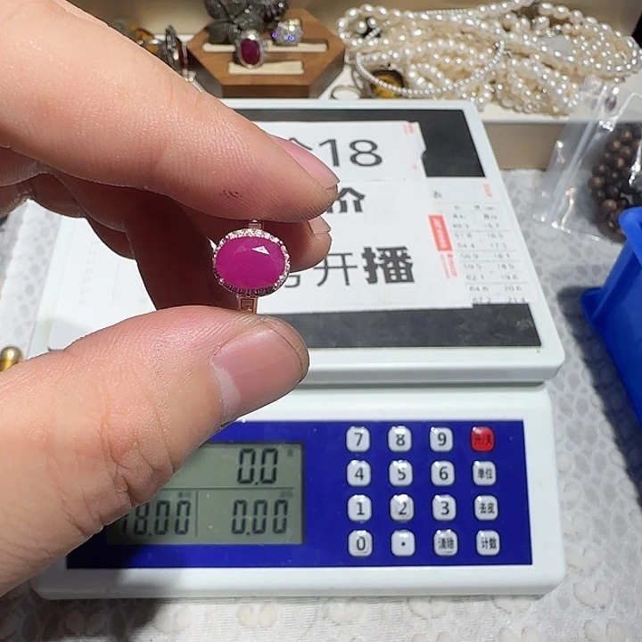 贪***猫大理石纯铜中古时期的建筑风格