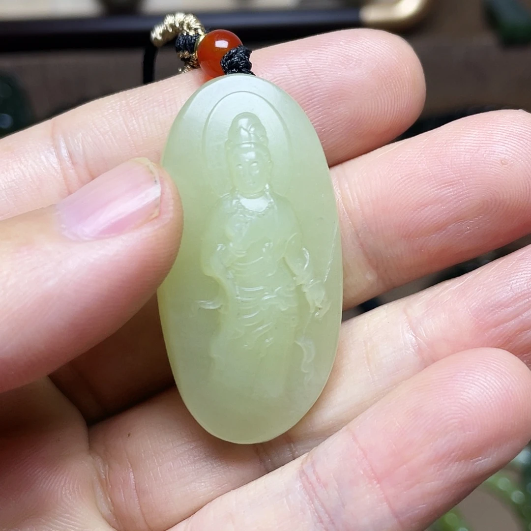 寒***季和田玉未镶嵌吊坠(赠链)