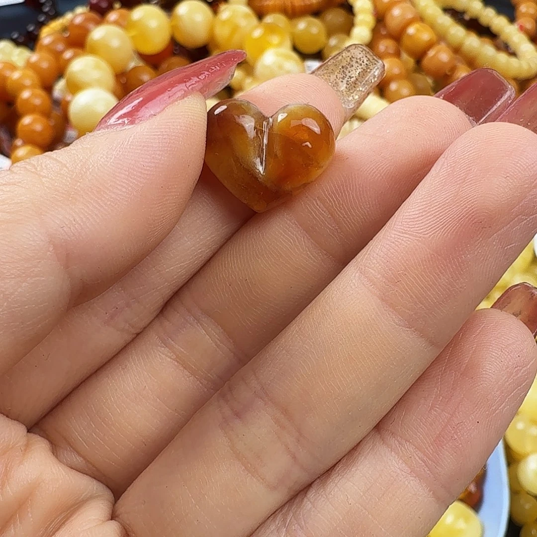 琥珀未镶嵌珠宝奇石