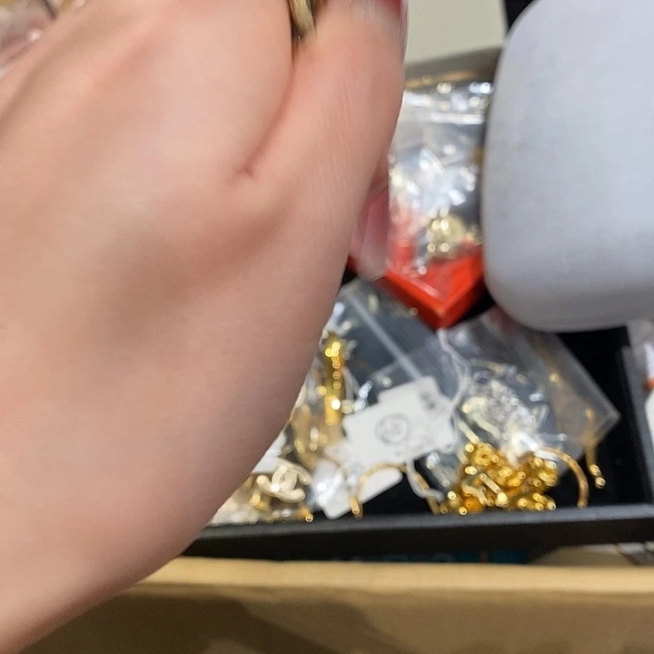 A***O花岗石铁合金中古香水沐浴露持久留香