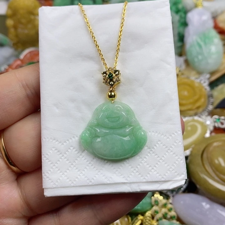 翡翠吊坠(赠链)未镶嵌