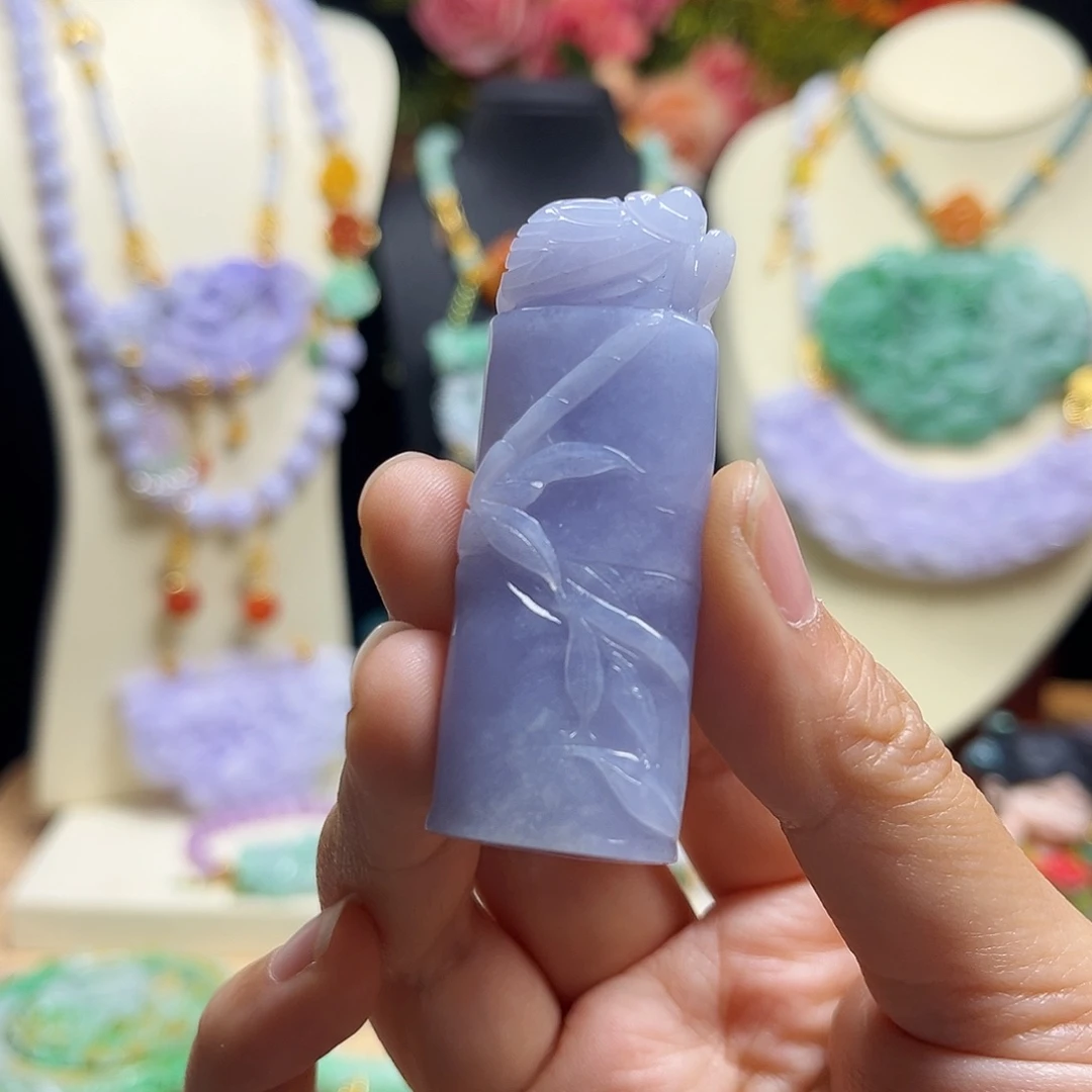 翡翠颈饰未镶嵌竹节