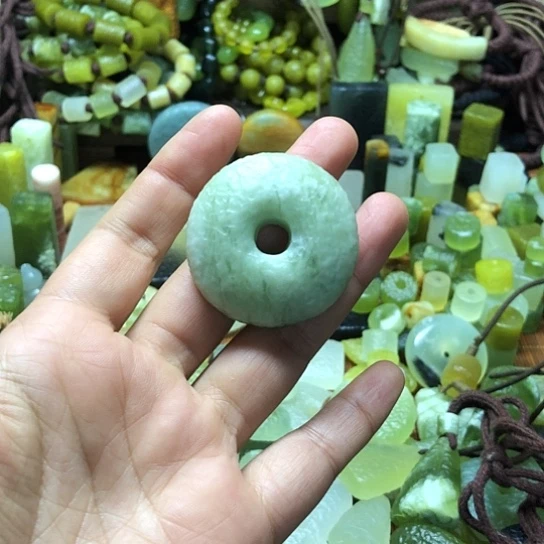 未镶嵌岫玉吊坠岫