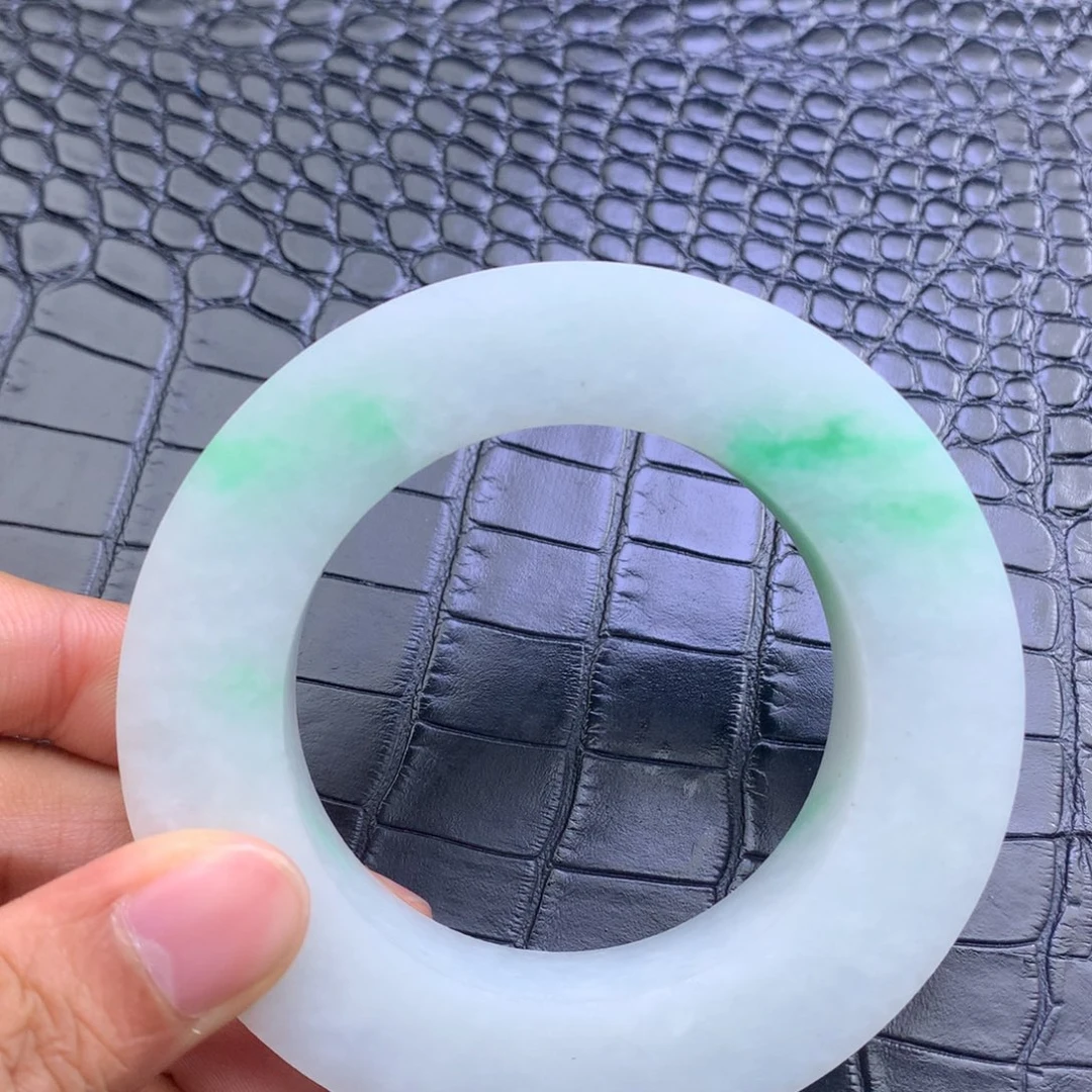 定制翡翠未镶嵌翡翠手镯