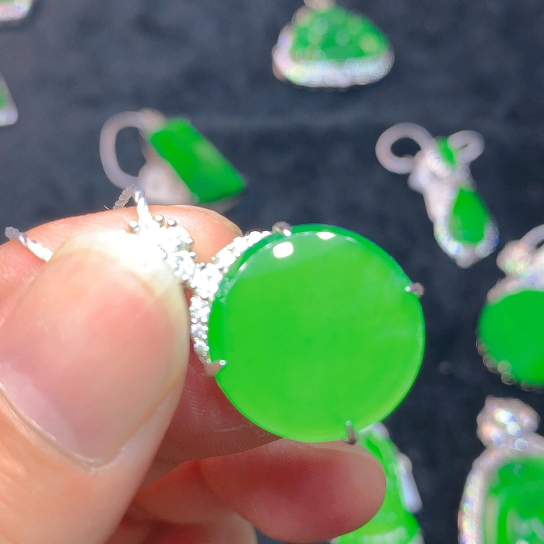 颈饰银S925镶嵌翡翠