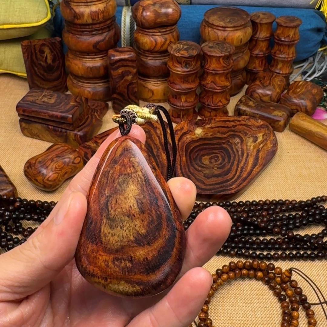 黄花梨/降香黄檀手把件