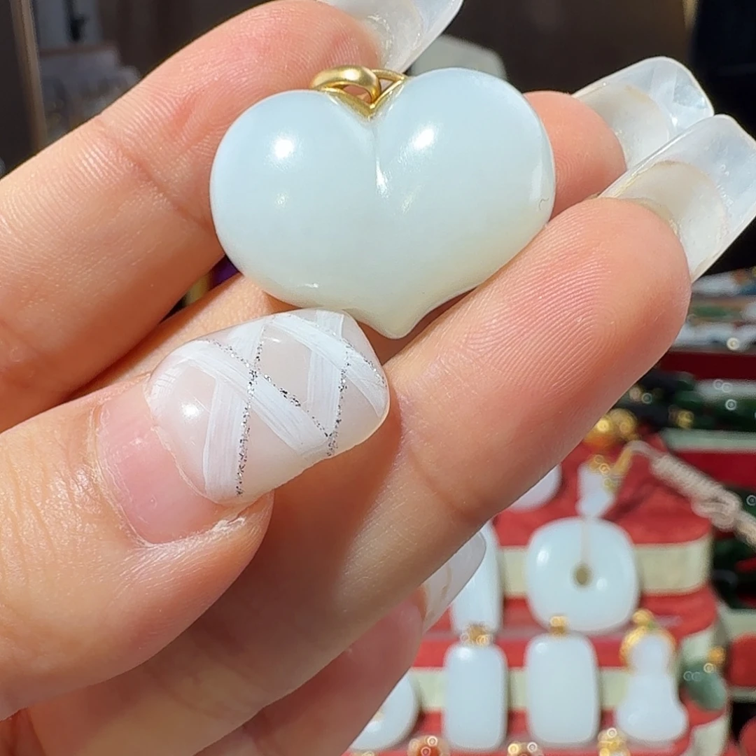 和田玉18K金镶嵌颈饰