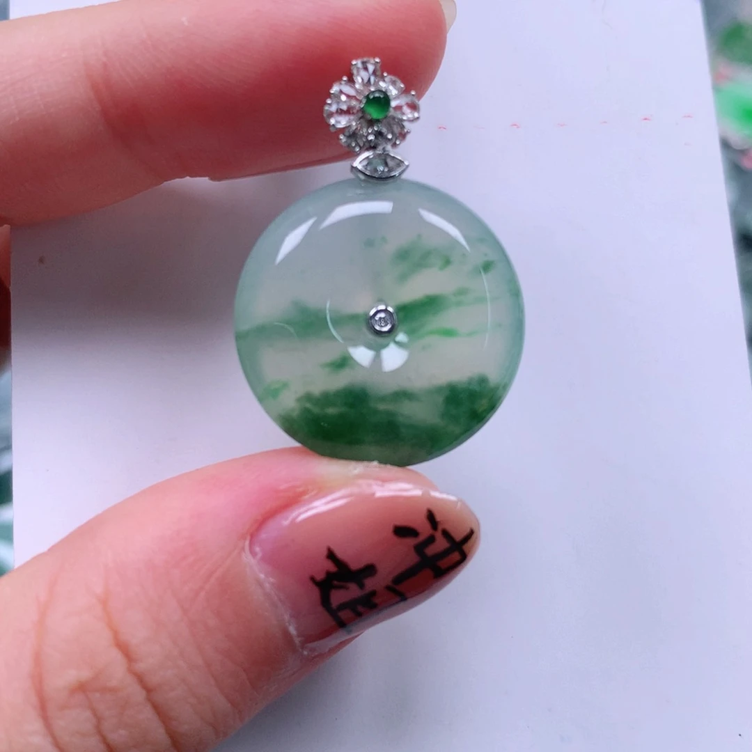 颈饰18K金镶嵌翡翠天然翡翠