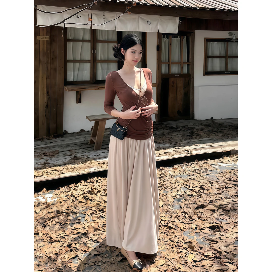 纯欲辣妹V领褶皱长袖T恤上衣女早秋新款修身显瘦吊带连衣裙两件套