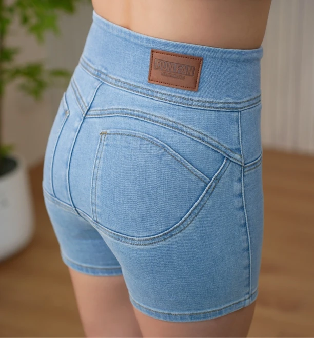 水晶色女款蜜桃臀提臀短裤夏季薄款弹力修身牛仔外穿运动显瘦热裤