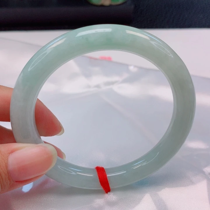 翡翠未镶嵌手镯（圆镯）