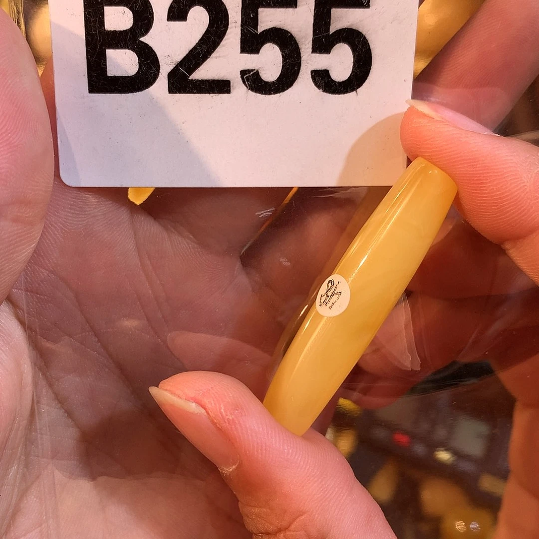 未镶嵌琥珀珠宝奇石