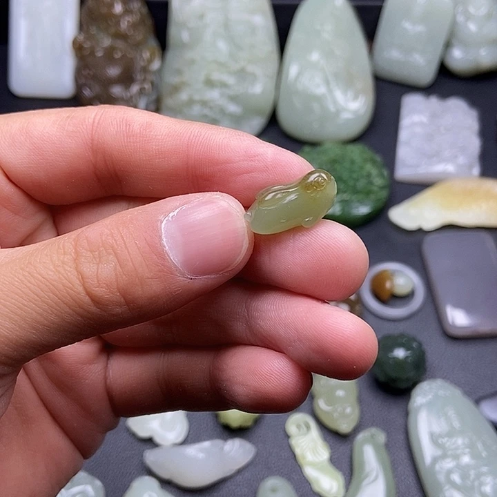 未镶嵌和田玉挂件