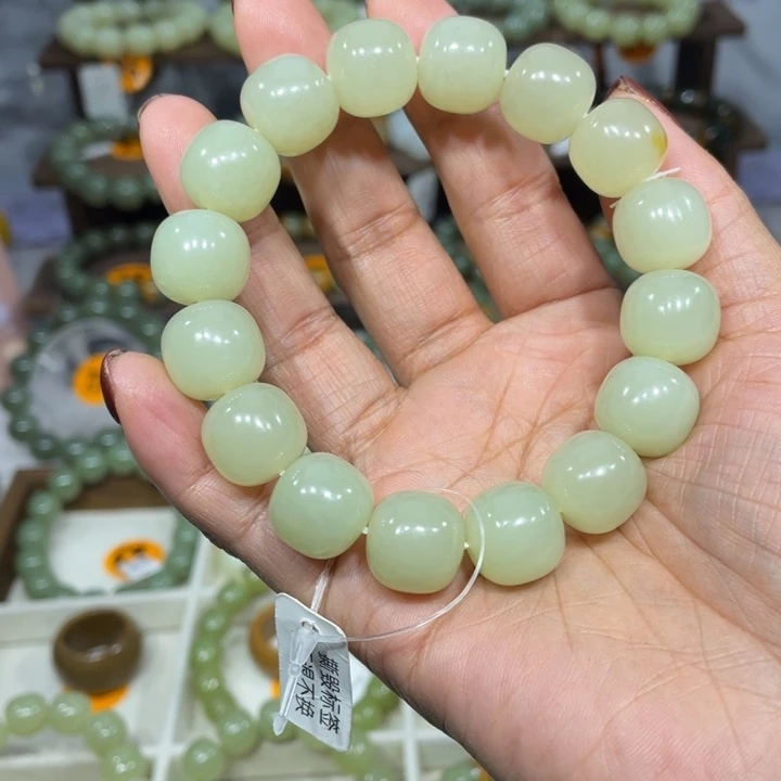 贼***)和田玉未镶嵌手串