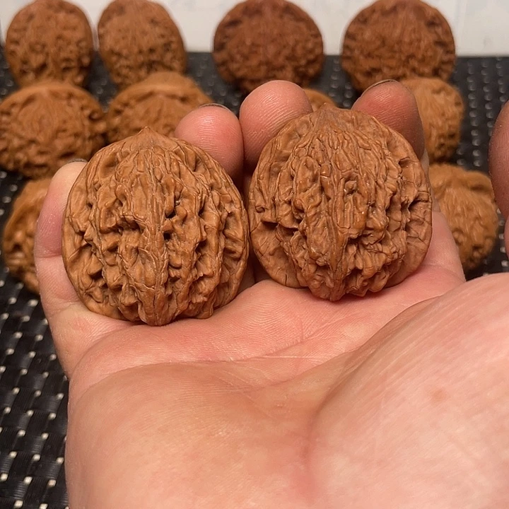 文玩核桃吊坠40麦穗虎头