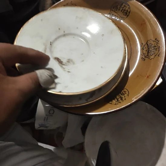 瓷发两个金边碟子，口径15