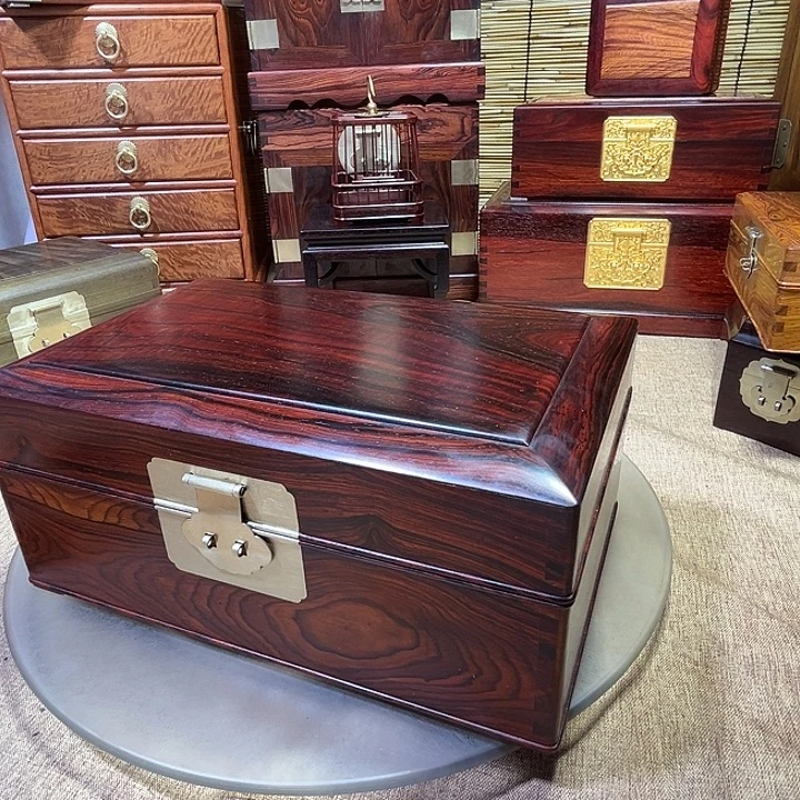 微凹黄檀（南美大红酸枝）