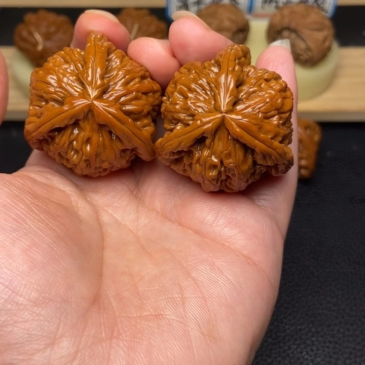 文玩核桃把件超*工艺三棱