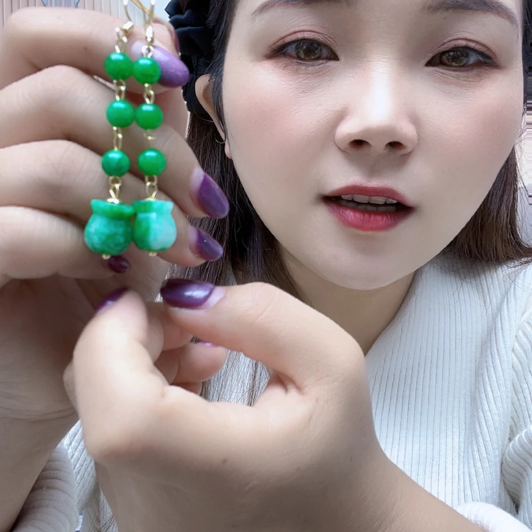 翡翠未镶嵌颈饰耳坠