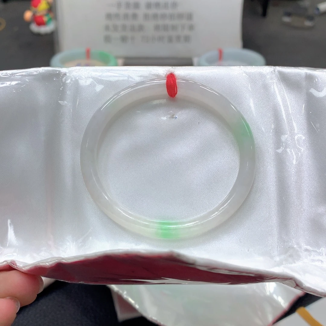 心***成翡翠未镶嵌手镯54贵妃