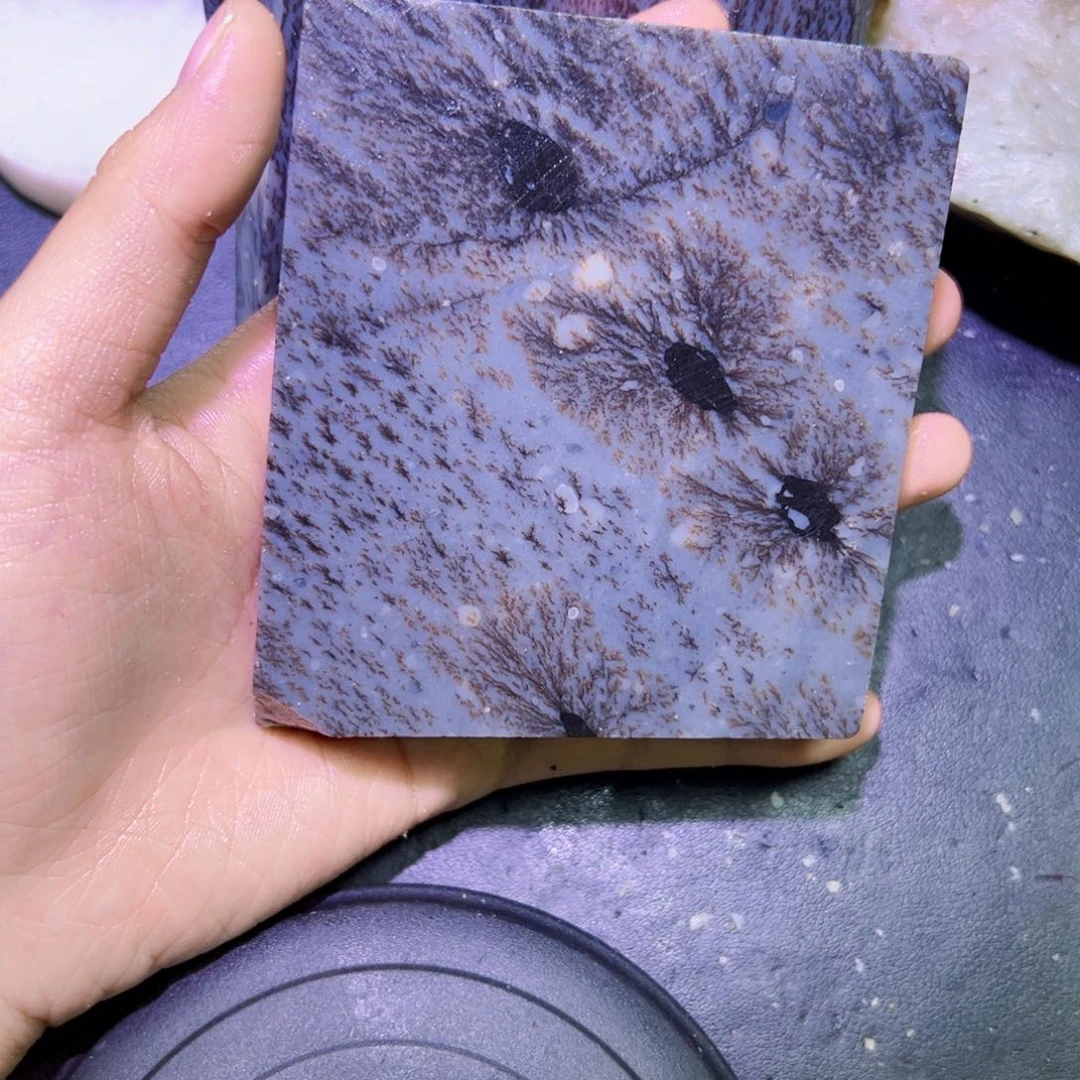 用***8和田玉（糖玉）未镶嵌珠宝半成品