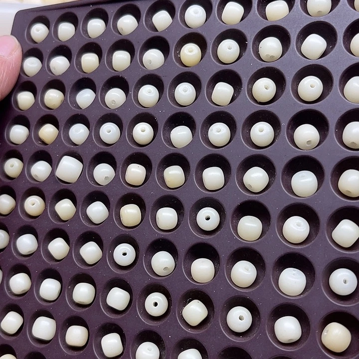 白玉菩提吊坠微瑕8-7奶白桶珠200卡灯牌宠200颗