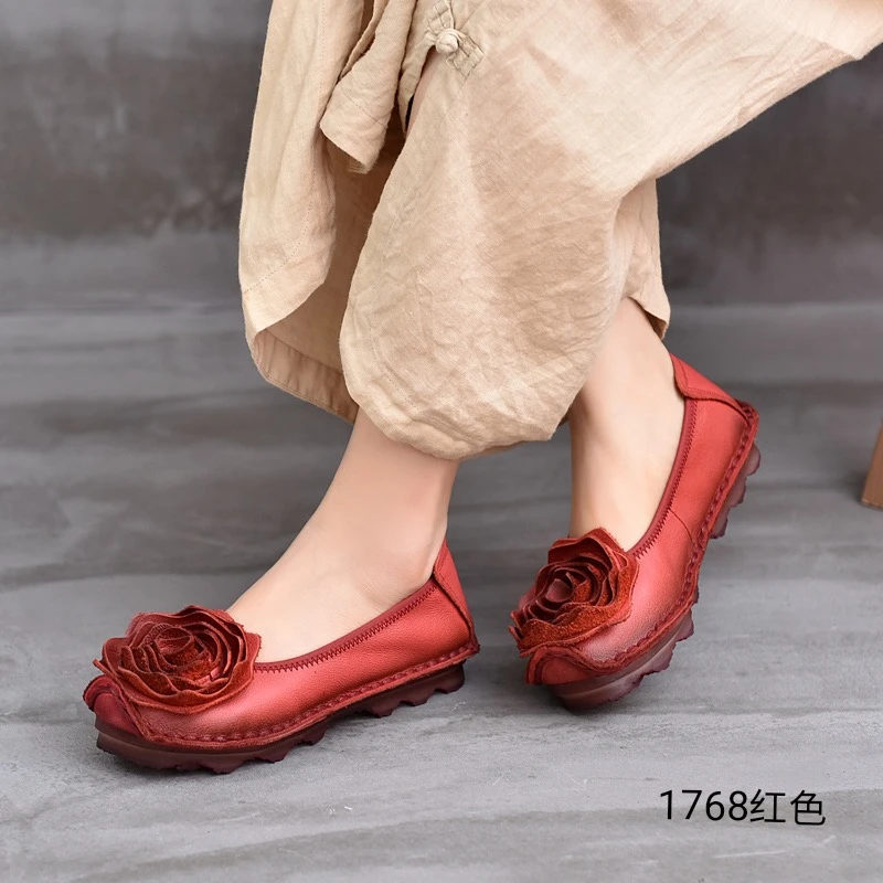 1768吉夏季新款牛皮民族风花朵软底妈妈鞋复古透气懒人平底豆豆鞋