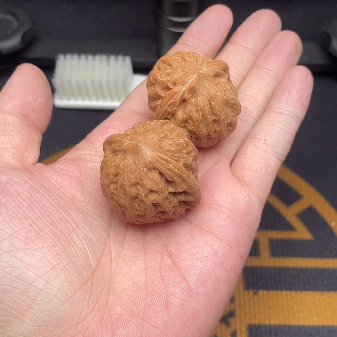 文玩核桃吊坠铁锤