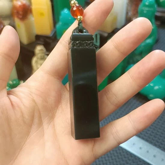 印石寿山石西安掘绿如意纽