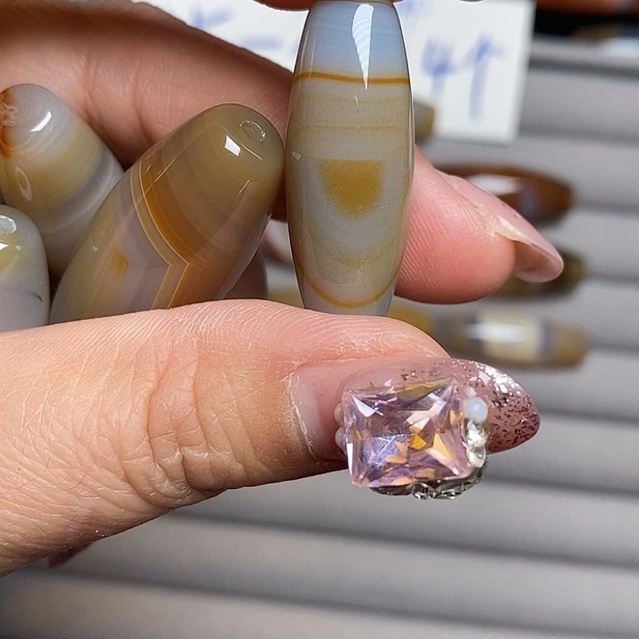 面***纱玛瑙/玉髓未镶嵌颈饰