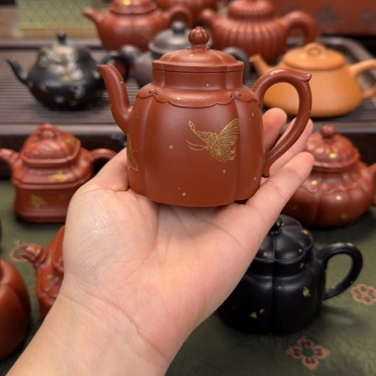 宜兴紫砂如意宫灯画蝴蝶