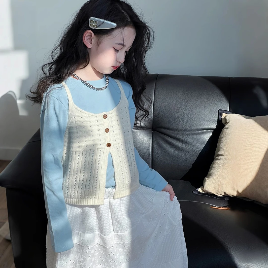 2025新款女童套装春季儿童洋气背心马甲T恤打底衫休闲时髦三件套
