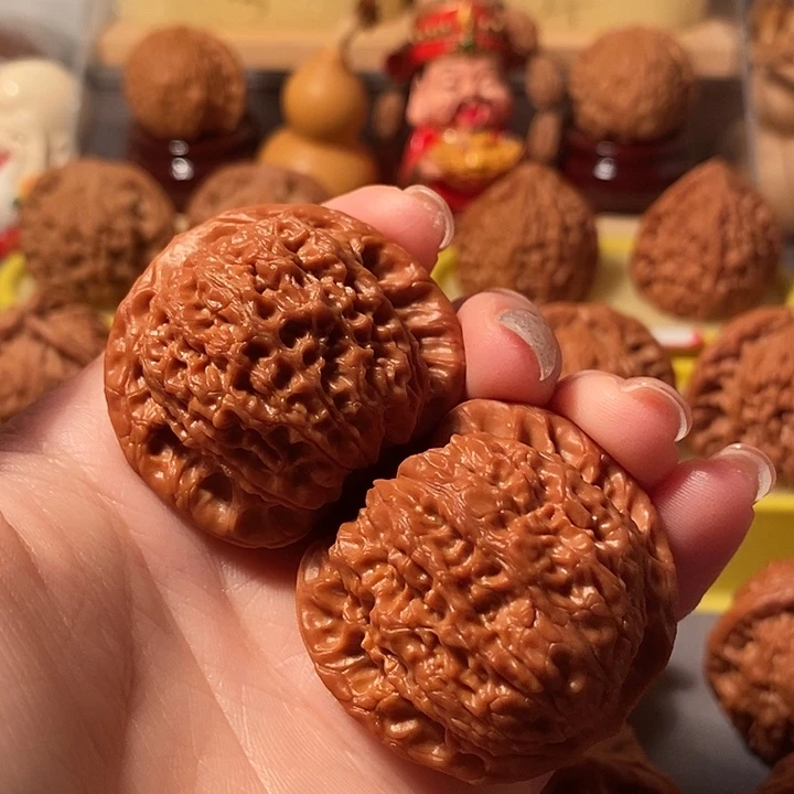 文玩核桃吊坠41血麒麟