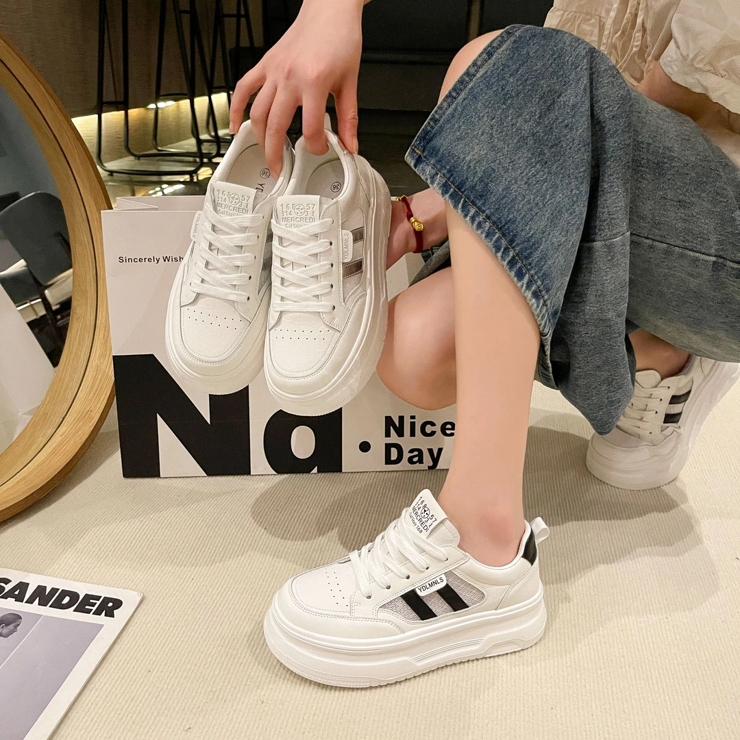 【行万里】2025夏季透气网面超轻小白鞋简约时尚舒适休闲鞋MS52699