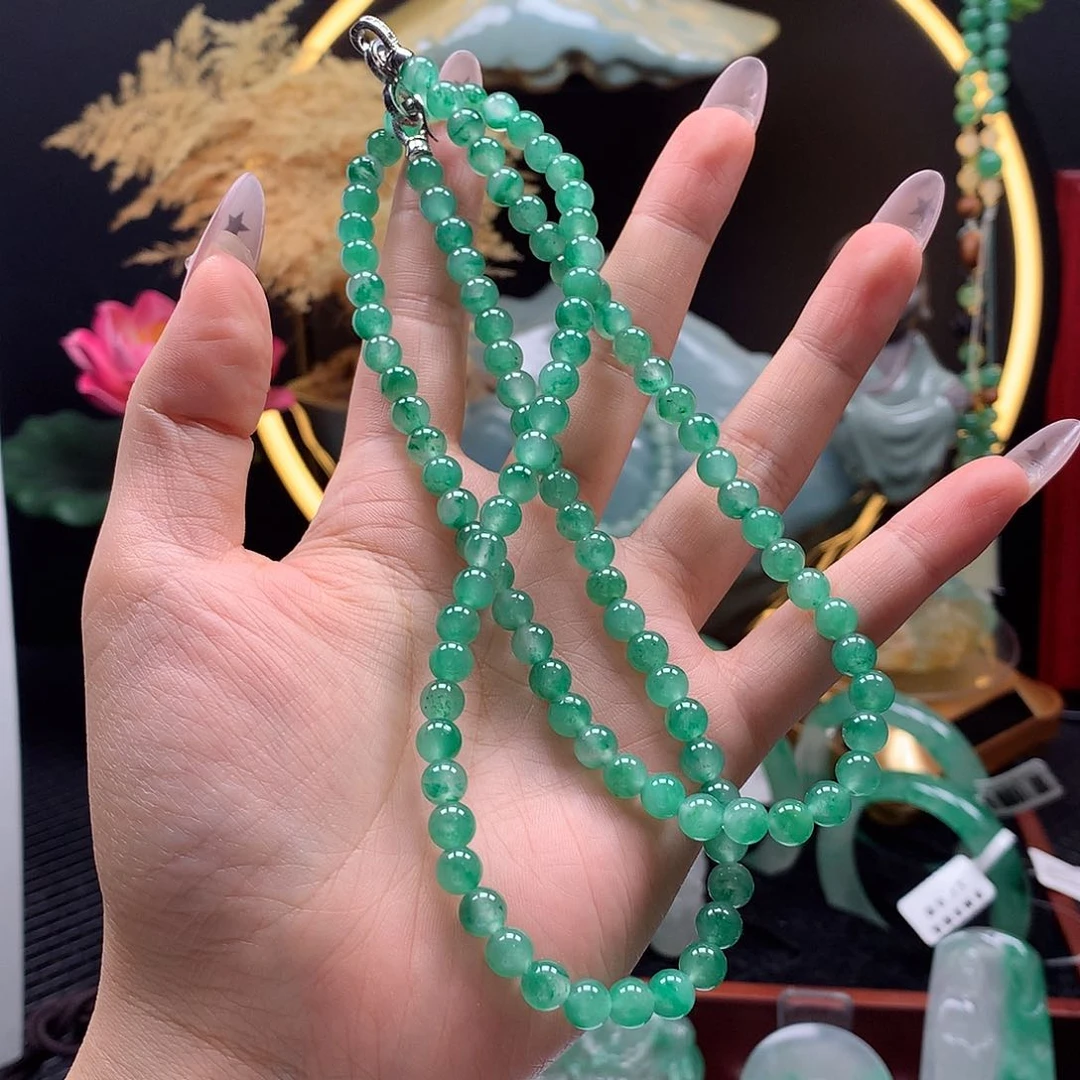 逛***子石英质玉项链未镶嵌