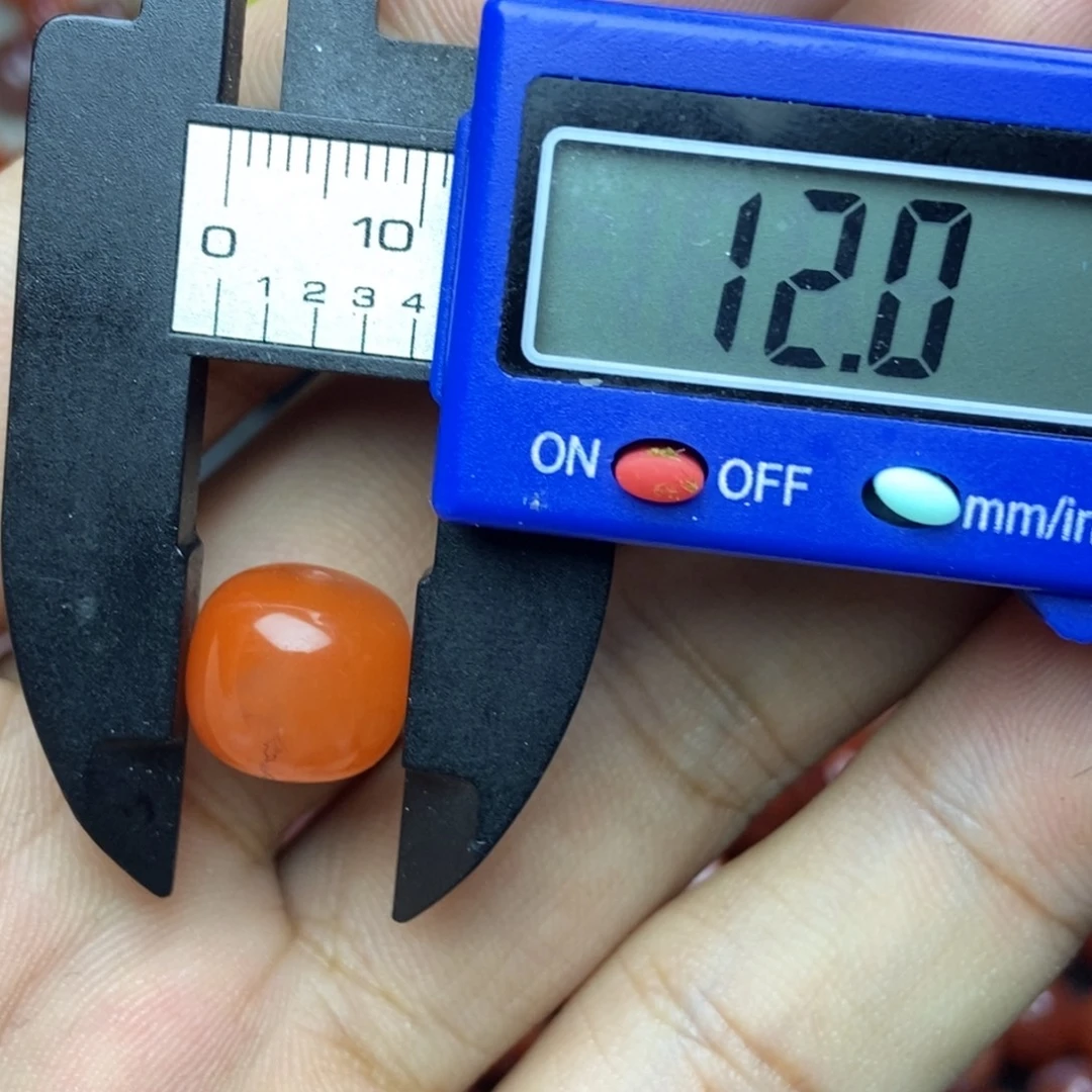 南红玛瑙未镶嵌有瑕疵