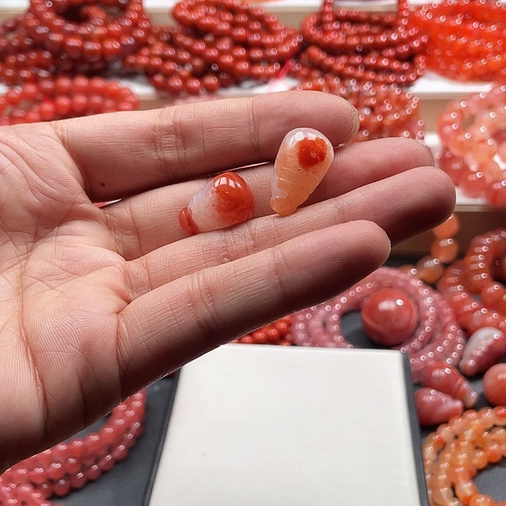 呱***婆南红玛瑙未镶嵌手链