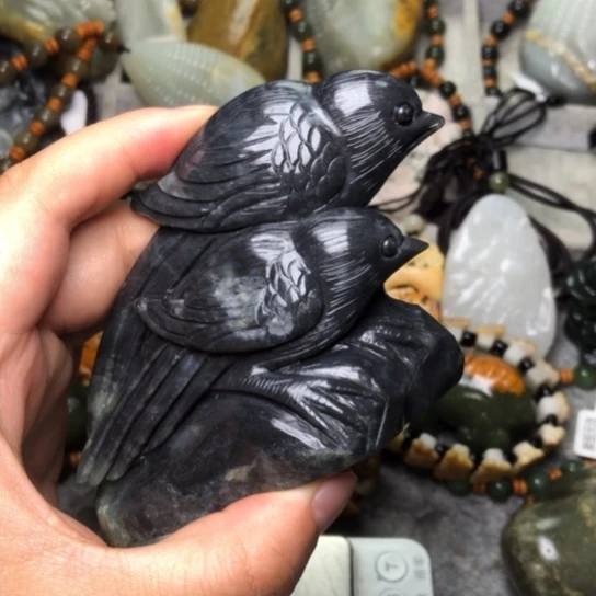 L***光和田玉未镶嵌把件