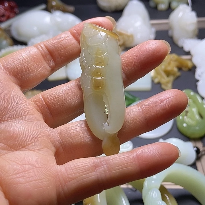 和田玉未镶嵌挂件