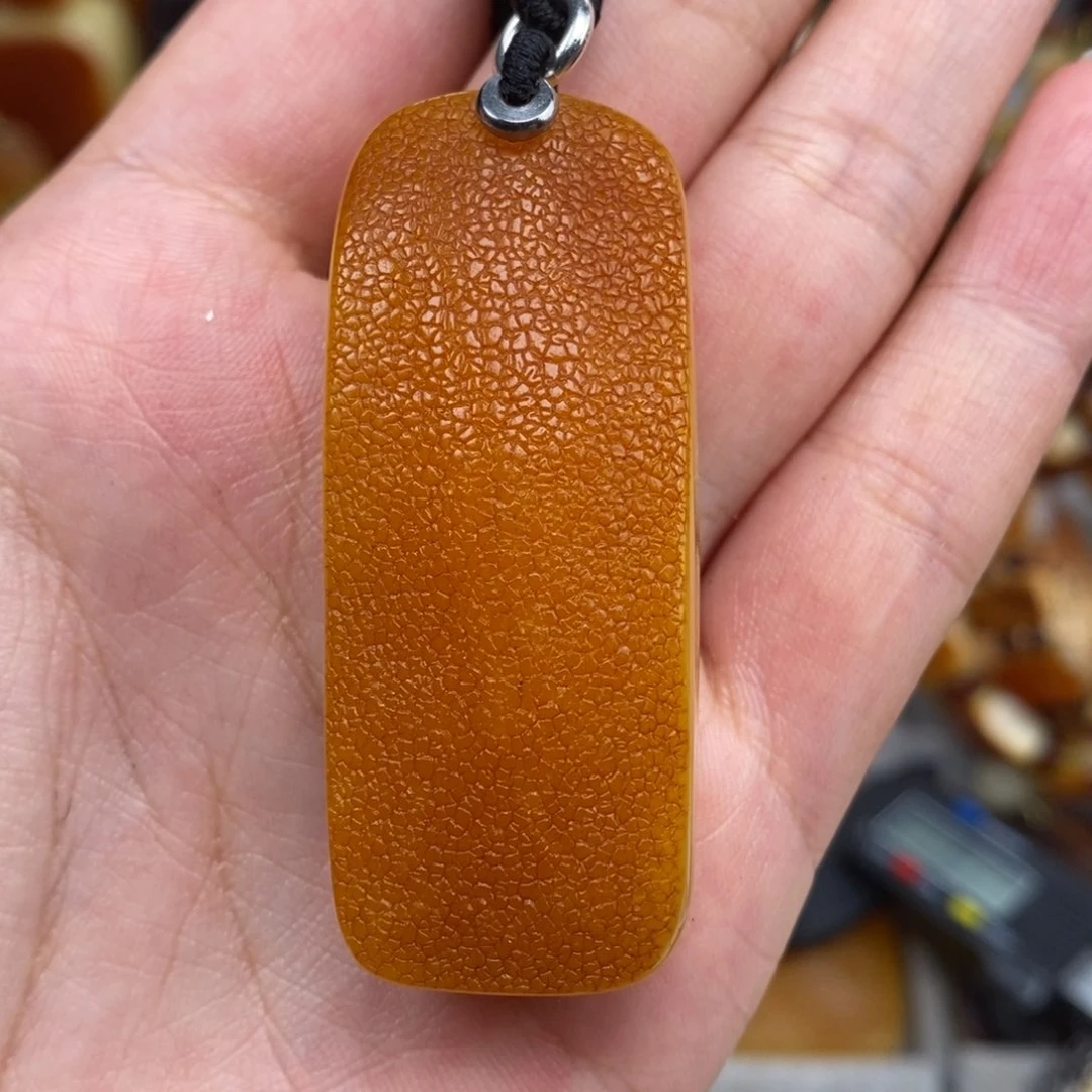 未镶嵌吊坠(赠链)琥珀