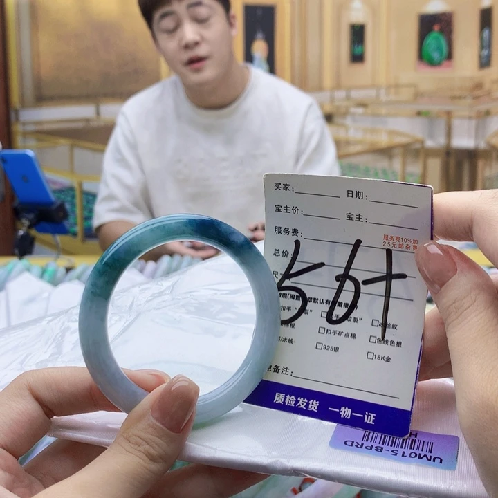 翡翠未镶嵌手镯000……