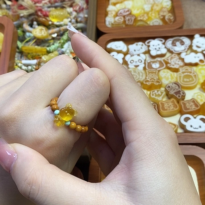 琥珀未镶嵌珠宝奇石小熊戒指