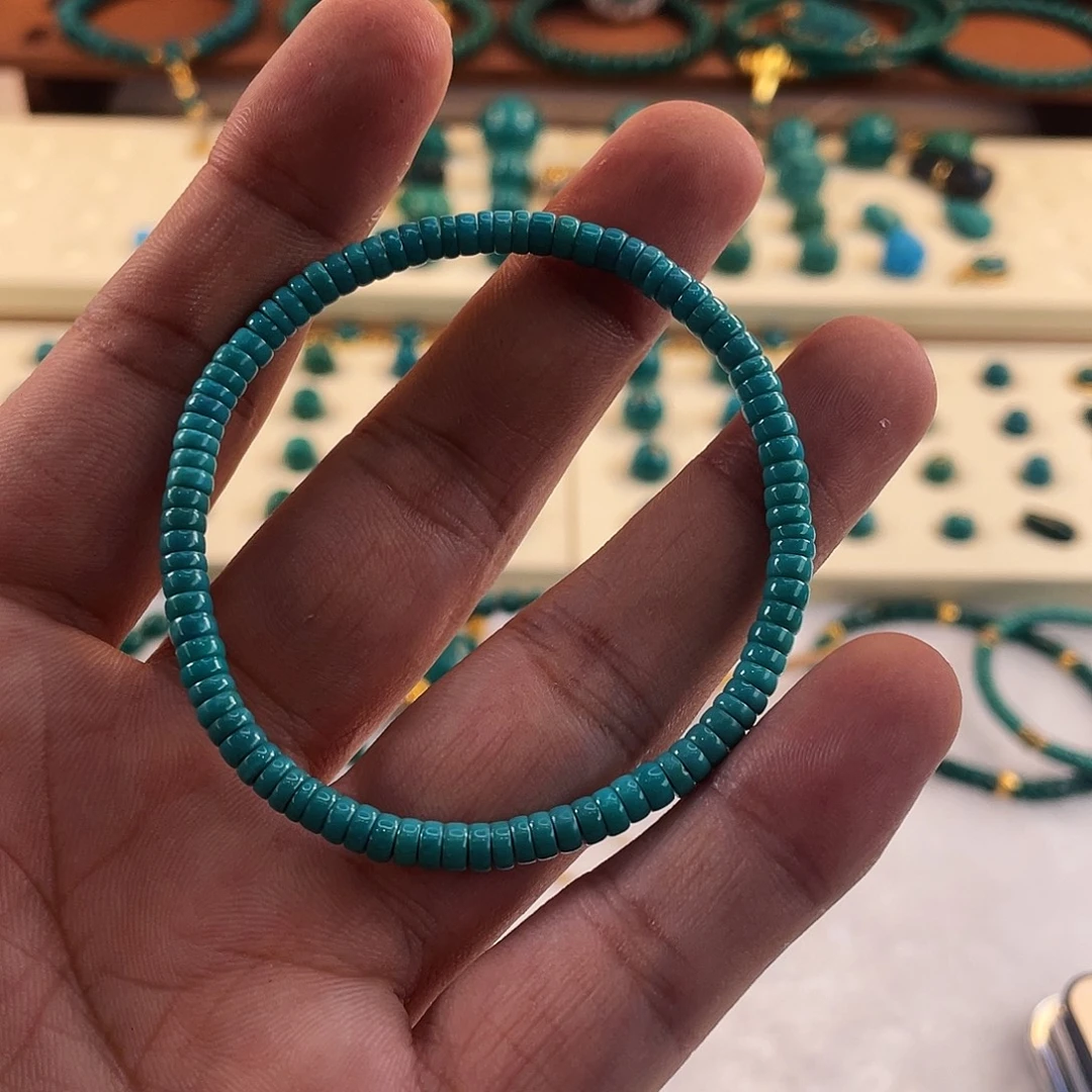 绿松石未镶嵌颈饰