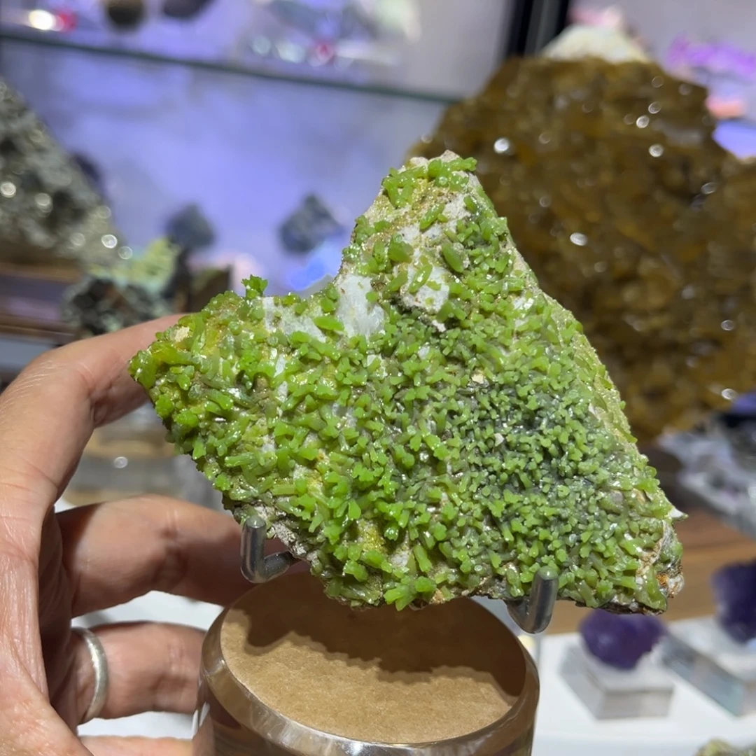 金***风石材磷氯铅矿标本