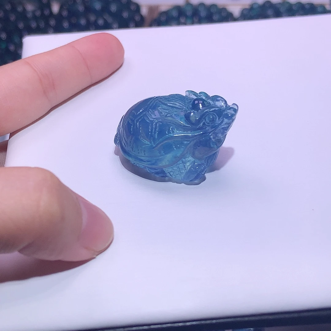 未镶嵌手串水晶魔鬼蓝海蓝宝“龙龟”1050元（不打孔）