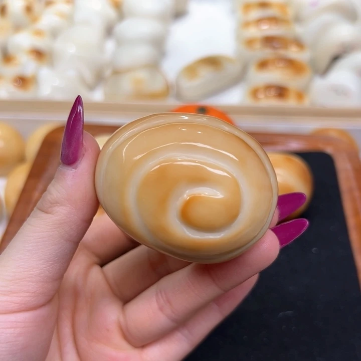 白玉菩提把件2.11.54象牙果把件花卷微瑕