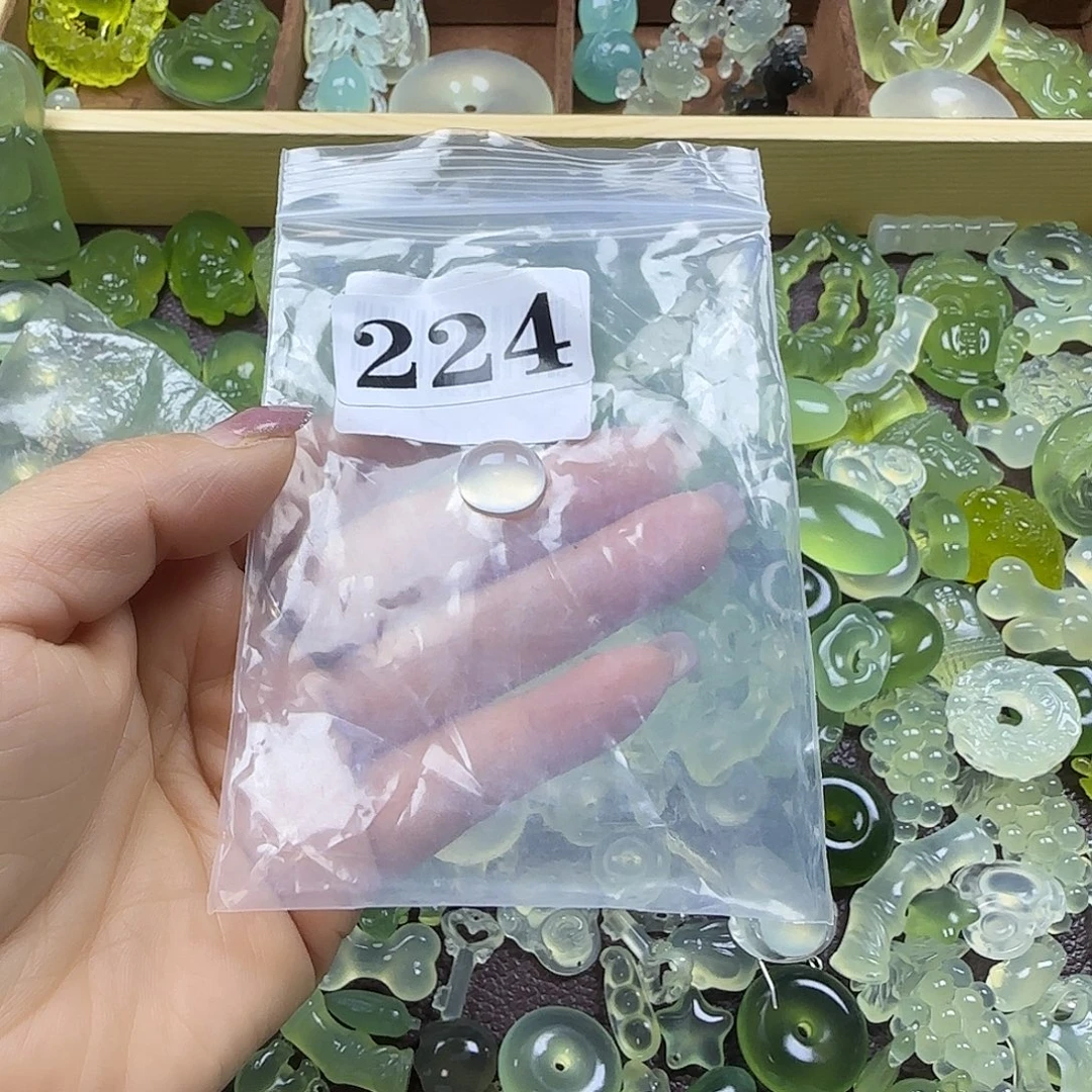 爱***啦蛇纹石玉未镶嵌岫玉吊坠