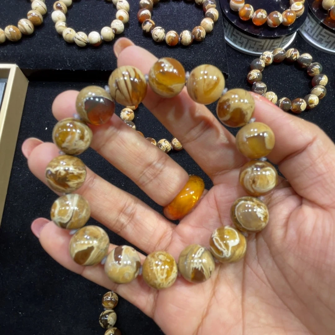 琥珀未镶嵌手串溶洞14