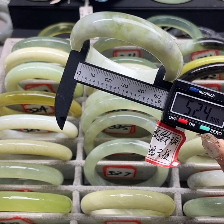 蛇纹石玉未镶嵌手镯345